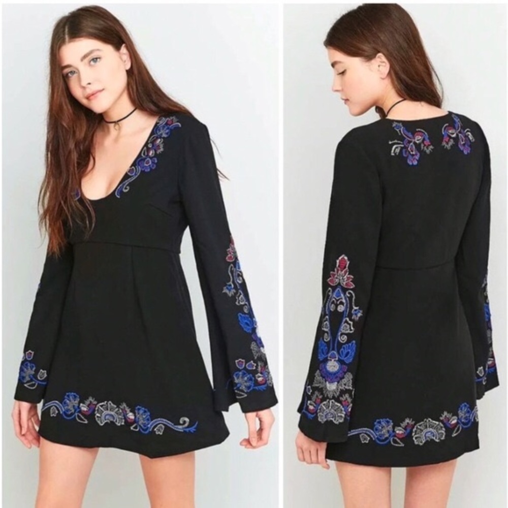 FREE PEOPLE 🌟 embroidered mini dress